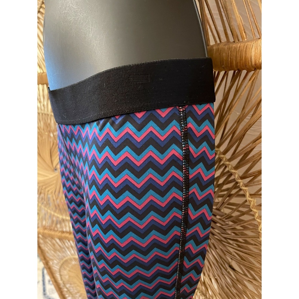 Soffe Dri Womens Athletic Low Rise Capri Leggings Small Multicolor Chevron Print - Picture 9 of 14